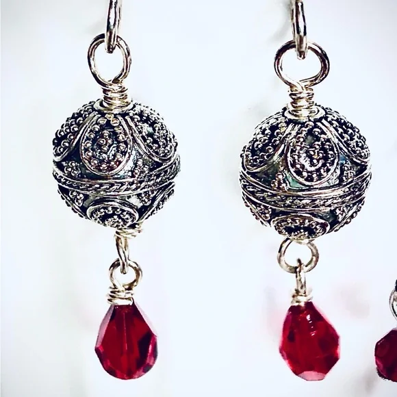 DONATED Liz Claiborne Silver Drop & Chandelier Western Beaded Earrings - Picture 4 of 5